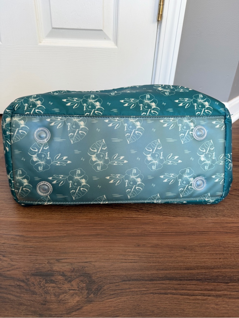 lug Teal Floral Quilted Tote Bag - Picture 11 of 15